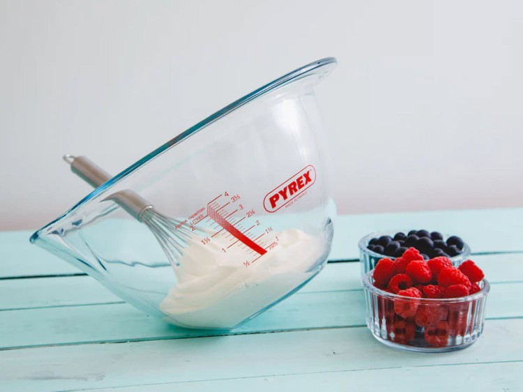 Szklana salaterka miska kuchenna z miarką 4 L  Expert PYREX
