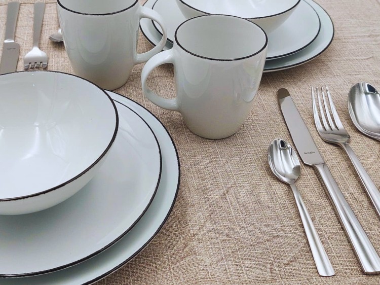 Komplet naczyń ze sztućcami dla 2 os 16 el Duet prezent porcelana LUBIANA
