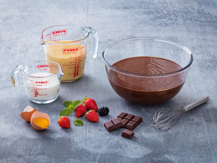 Miska salaterka żaroodporna 0,7 L 15 cm Iconics PYREX