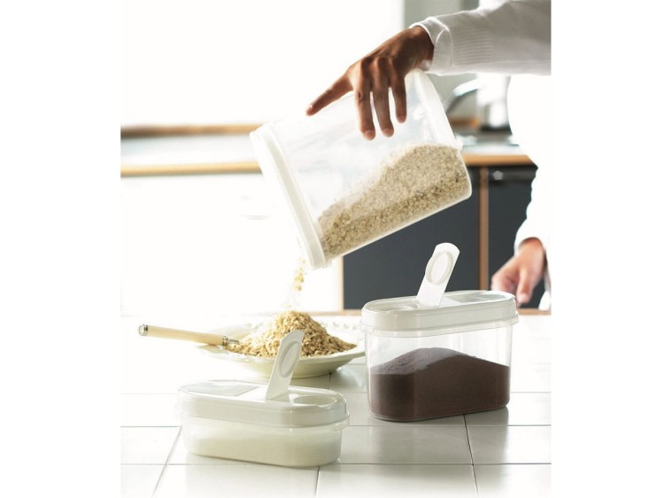 Pojemnik 0,5l z dozownikiem czerwony PLAST TEAM