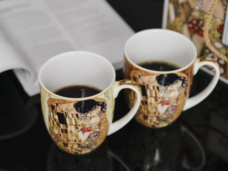 Kubki Klimt Pocałunek 450 ml 2 szt porcelana na prezent CARMANI