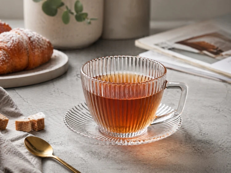 altom-design-selena-filizanka-ze-spodkiem-szklana-250ml (9).png