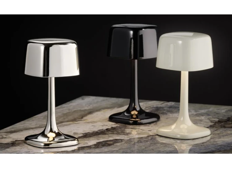 Bezprzewodowa lampka stolowa aluminiowa SOHO APS  (4).png