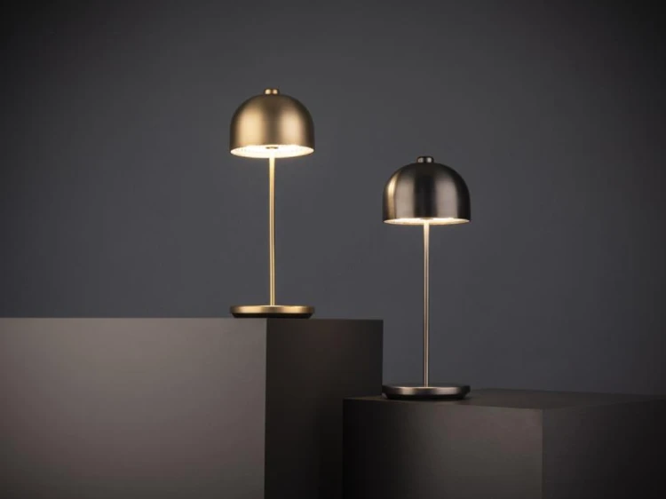 Bezprzewodowa lampka stolowa metalowa JOSEF – zlota (30 cm) APS ( 2) (2).png