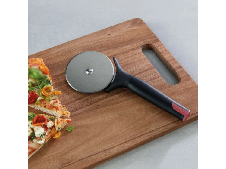 Noz do pizzy czerwony na zawieszce REFINEST RICHARDSON SHEFFIELD (3).png
